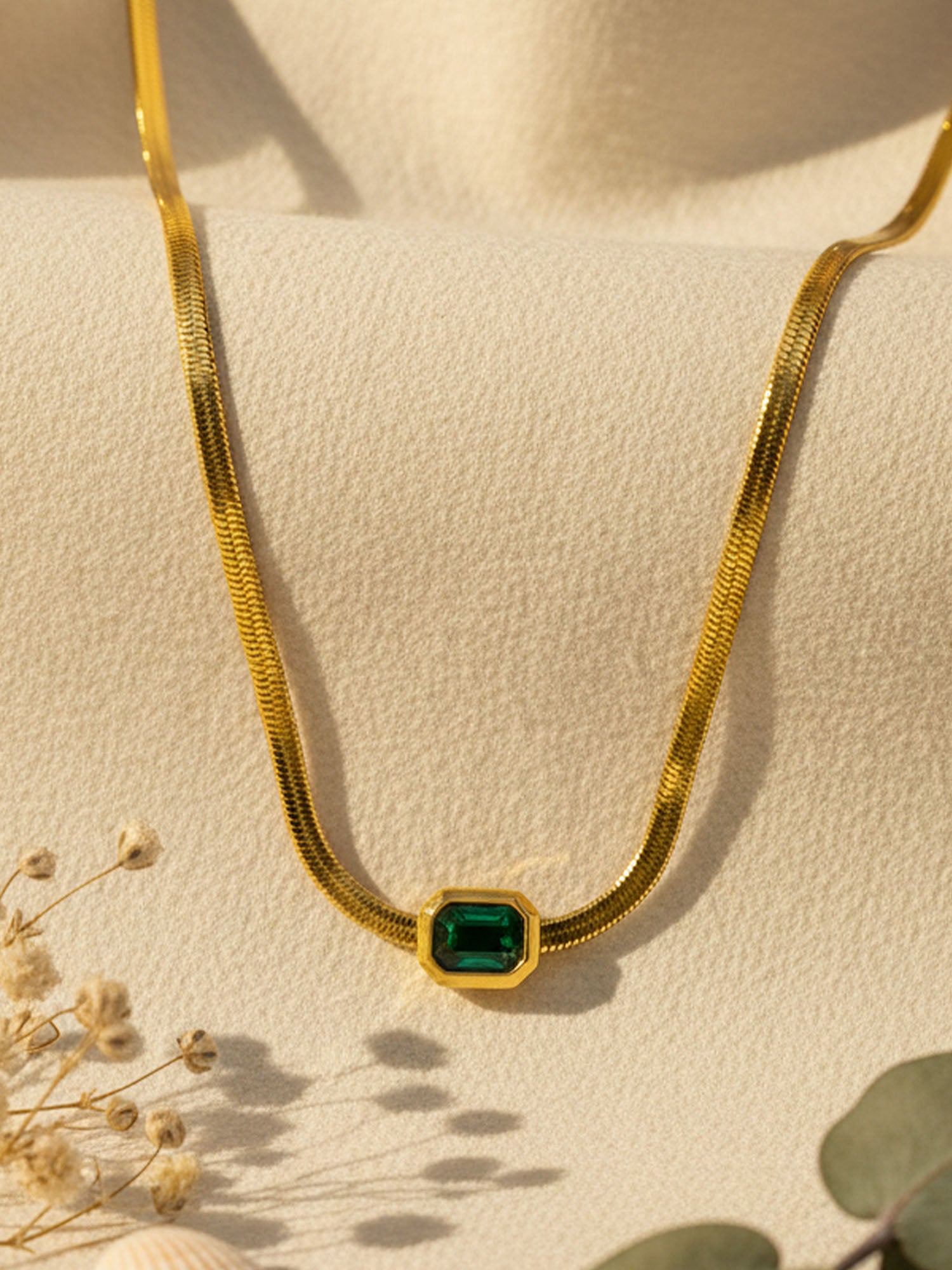 Emerald Radiance Pendant