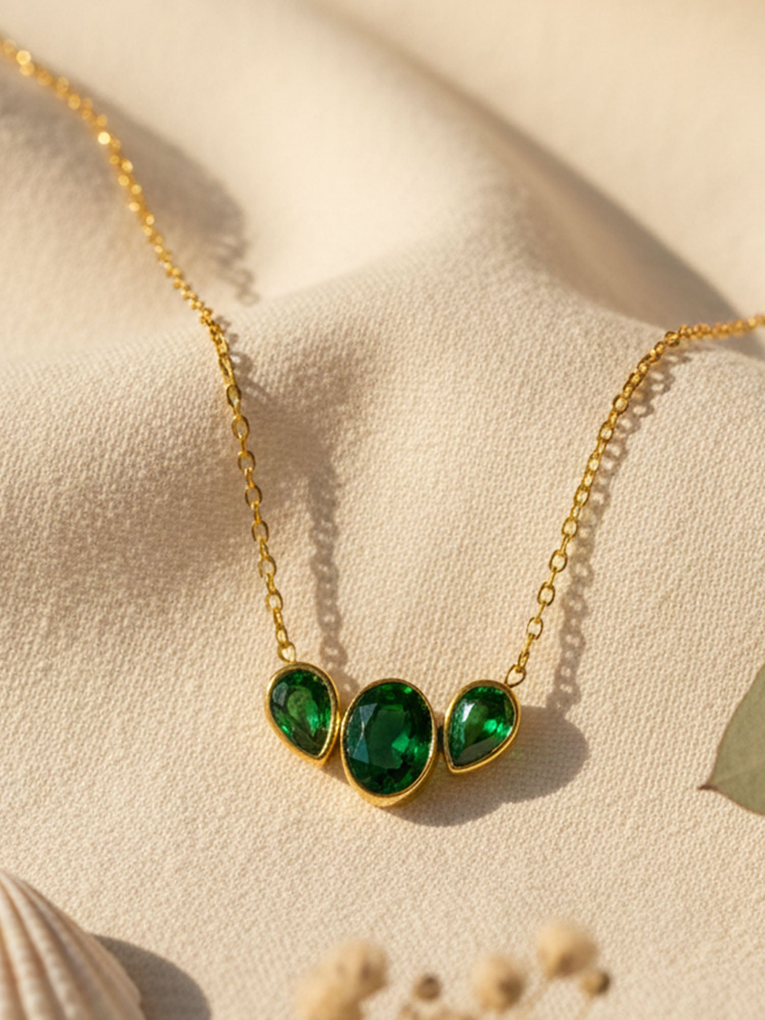 Emerald Trinity Oval Pendant